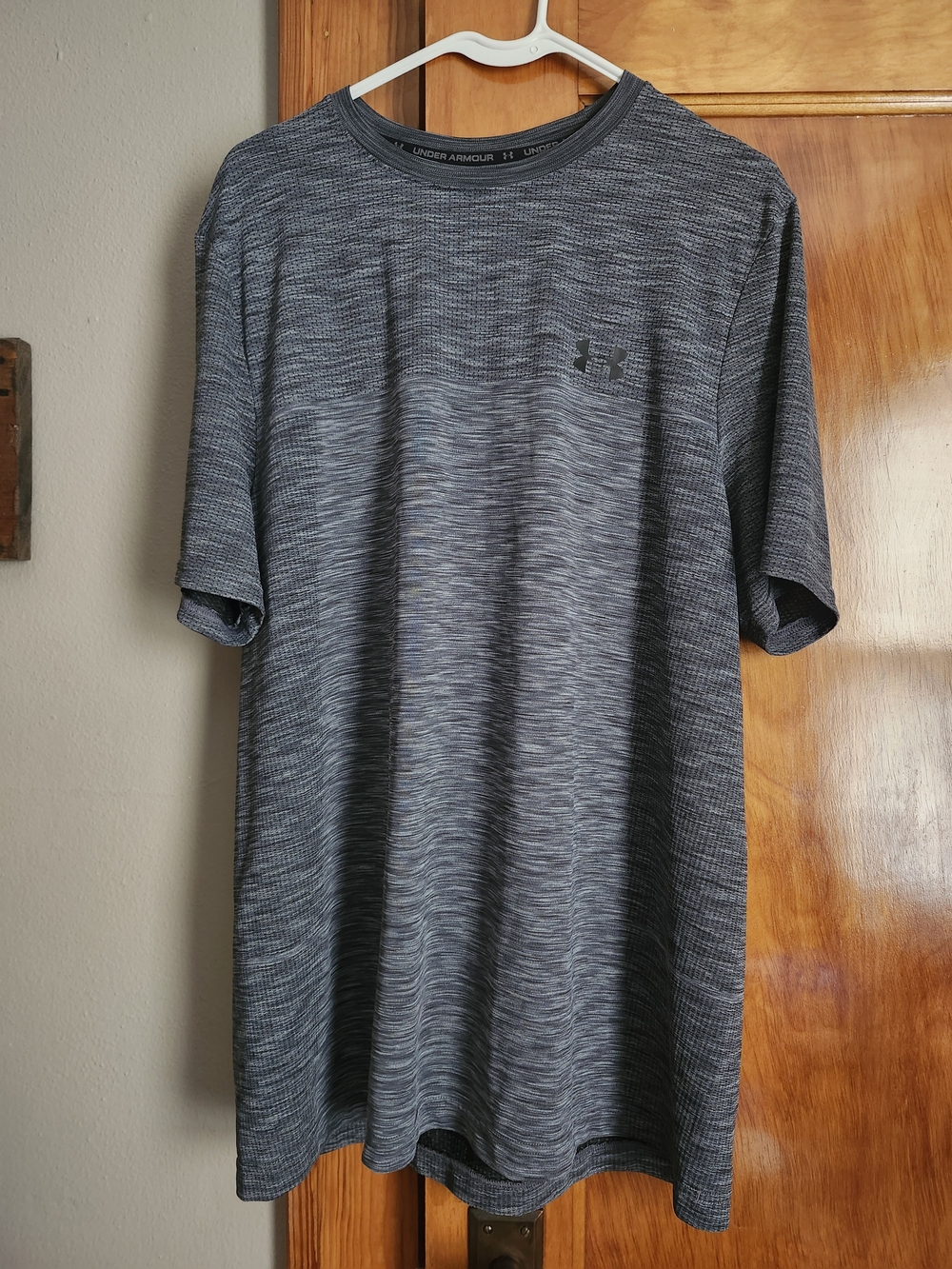 Under Armour Men’s Charcoal Heather Short Sleeve Performance Tee